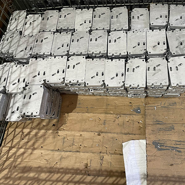 Ochrona pojazdów elektrycznych za pomocą solidnych obudów silników