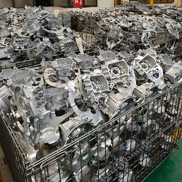 Der Schritt-für-Schritt-Bau einer selbstgemachten Bracket Engine