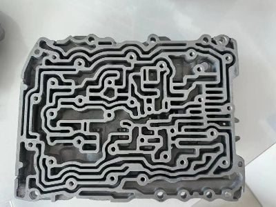 Wizja globalna, wyrafinowane rzemiosło: międzynarodowość dużej fabryki wtrysku stopów aluminium.