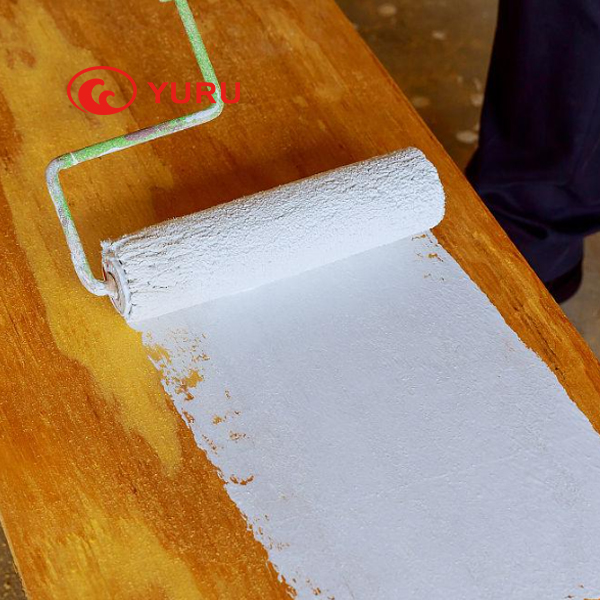 Wie man eine wasserdichte Beschichtung für Holz verwendet