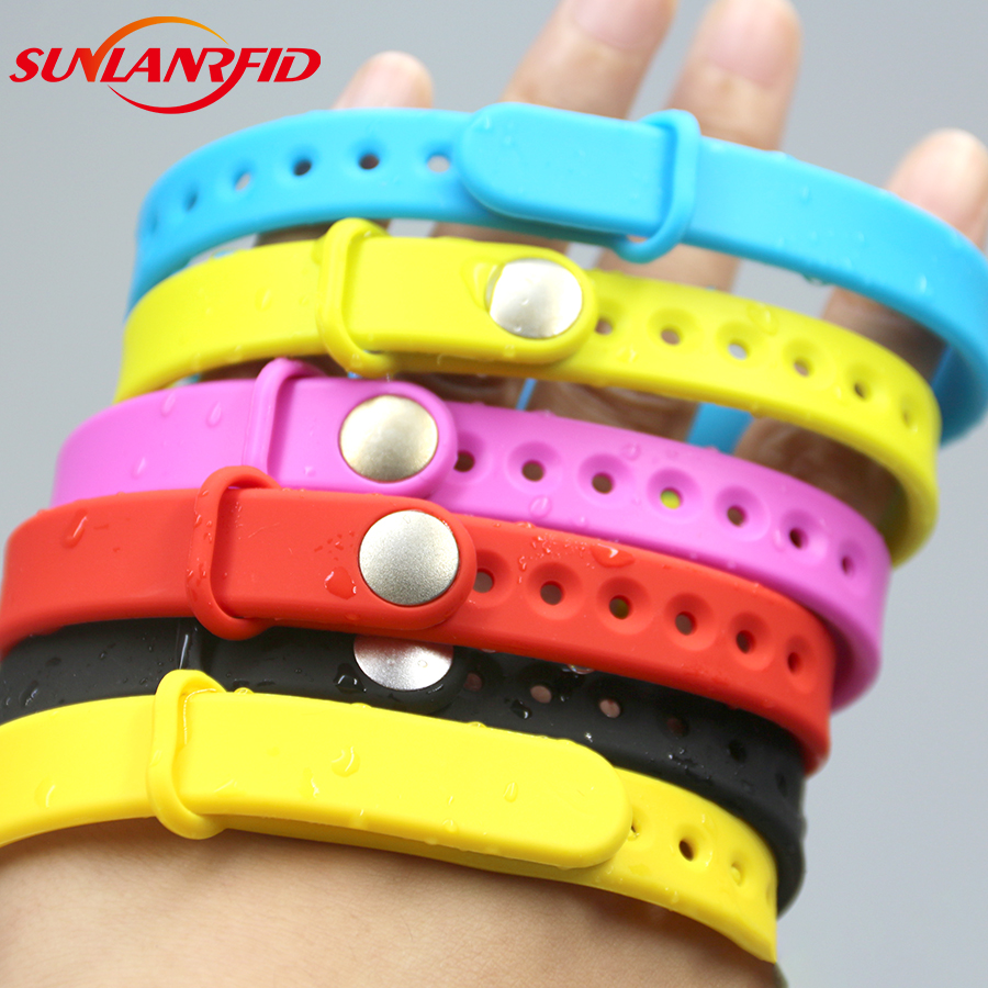 Custom Event Festival Waterproof Adjustable13.56mhz NFC Smart Silicone RFID Wristband Bracelet Door Access Control details