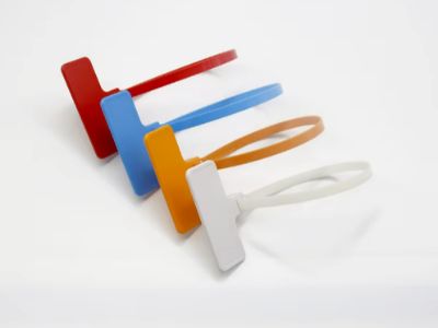 What Retailers Expect From High-Performance RFID Tags for Garments