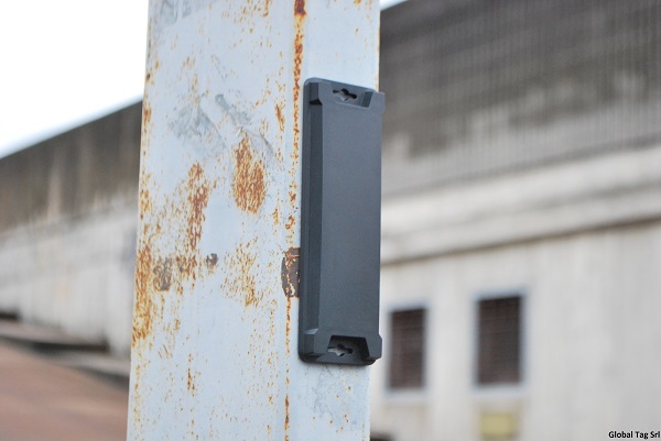 SUNLANRFID Long Range Passive RFID U9 18000-6C UHF Pallet Anti Metal ABS Hard Tag factory