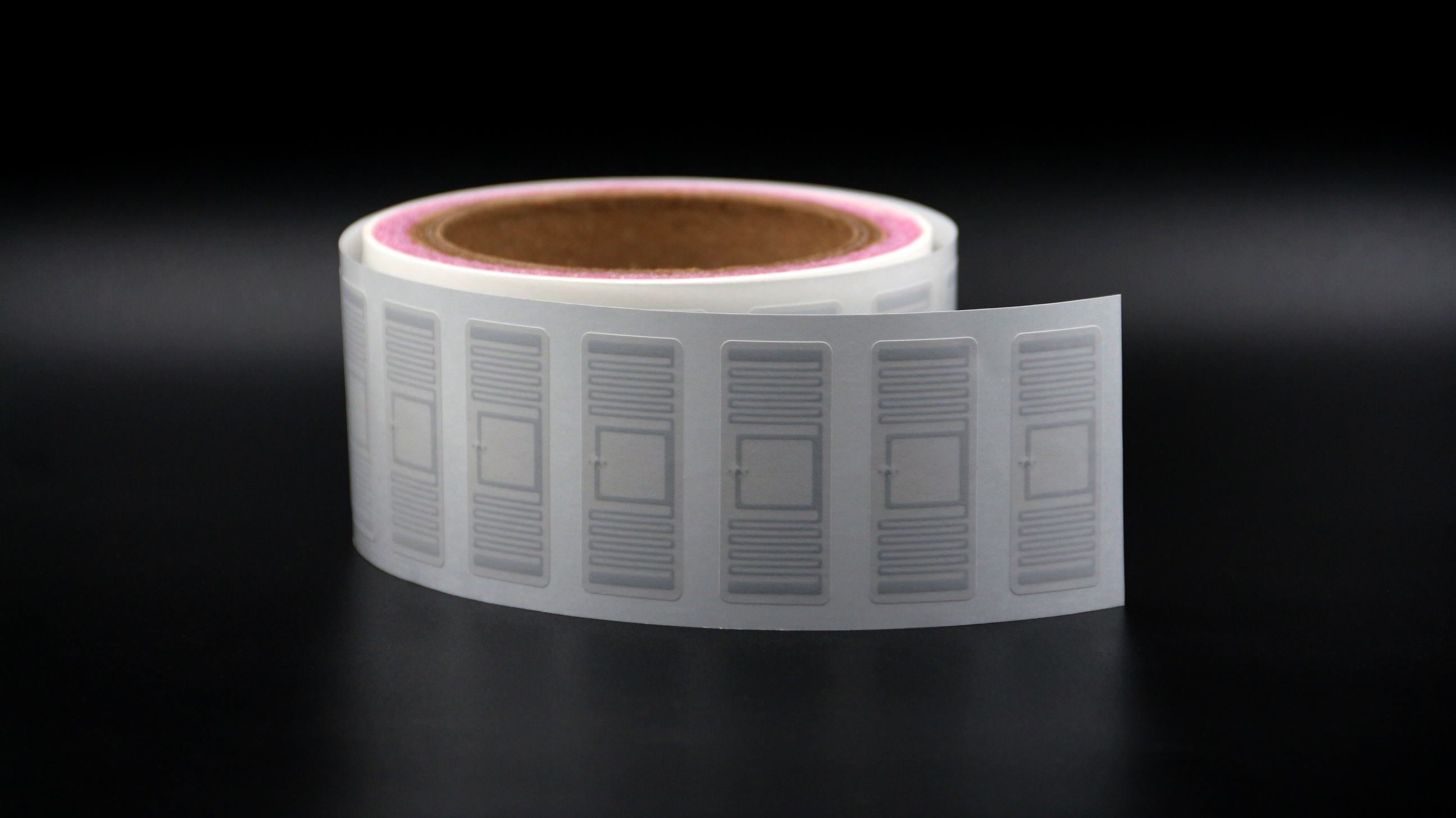 Custom Long Distance 860-960Mhz Alien H10 Chip UHF RFID Tag for Retail Apparel Management supplier