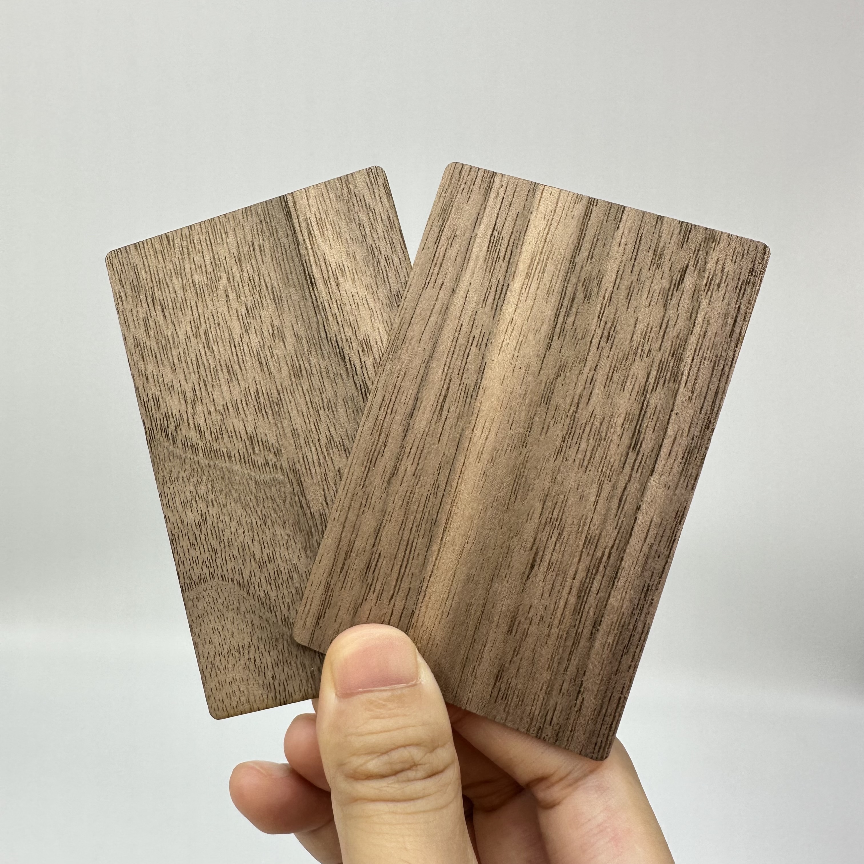 Sunlanrfid Programmable Bamboo Wood Business Card RFID ISO14443A Smart NFC Wooden Card factory