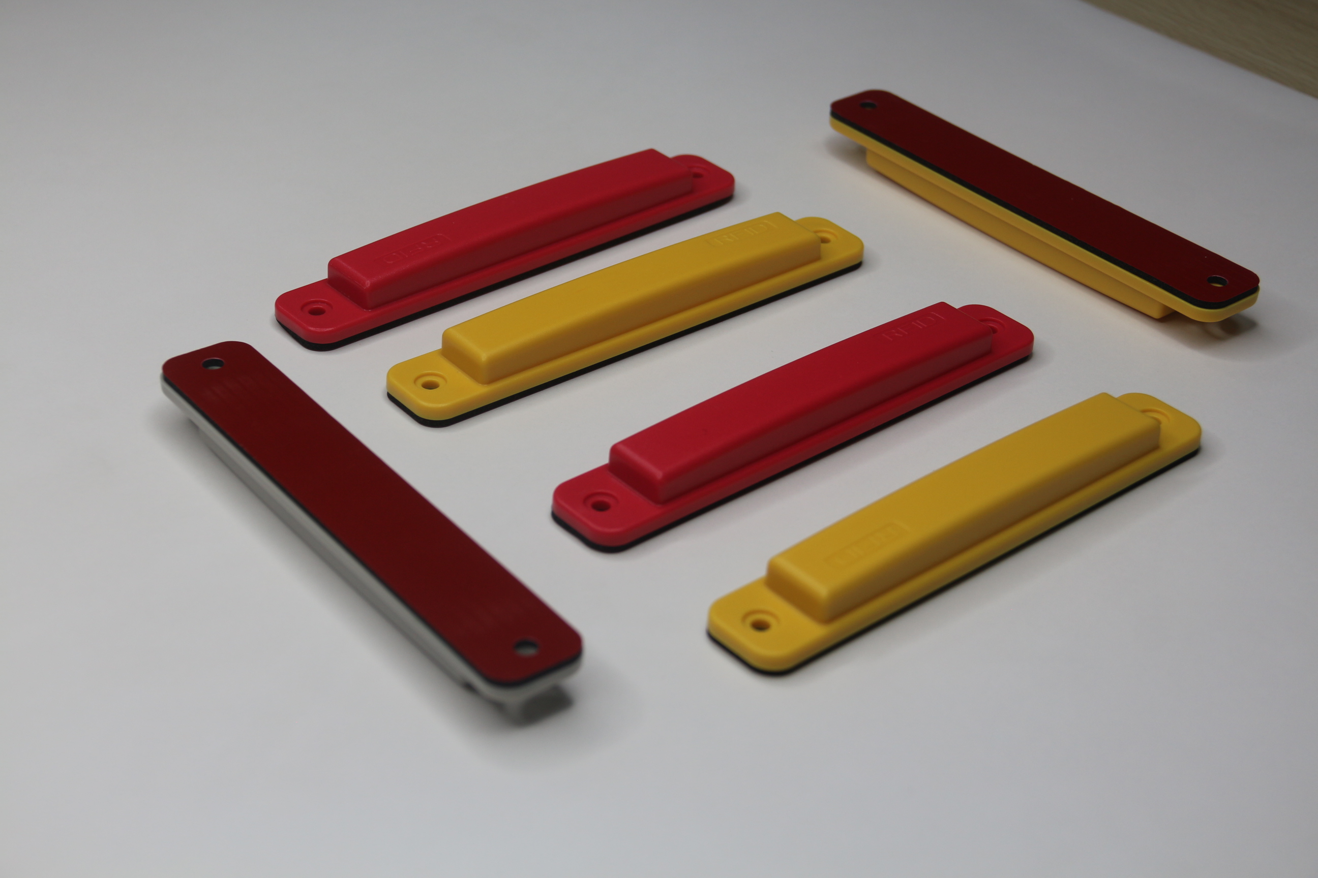 SUNLANRFID Long Range Passive RFID U9 18000-6C UHF Pallet Anti Metal ABS Hard Tag details