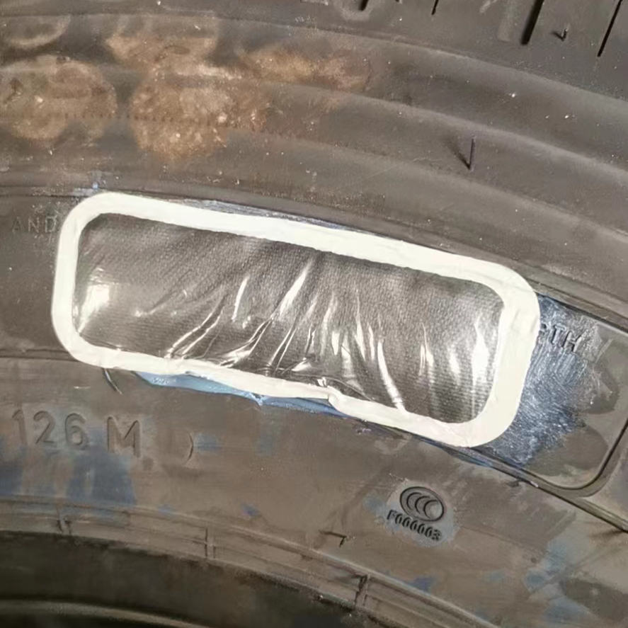 SUNLANRFID Rubber Material UHF Long Range Truck Tire Management Car Tyre Sticker Adhesive RFID Tire Patch Tag manufacture