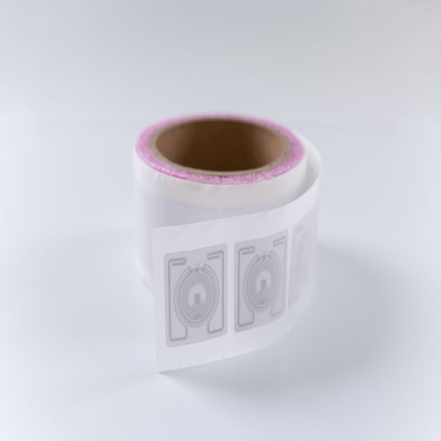 UHF NFC 31x31mm EM4423 Dual Frequency RFID Chip Label manufacture