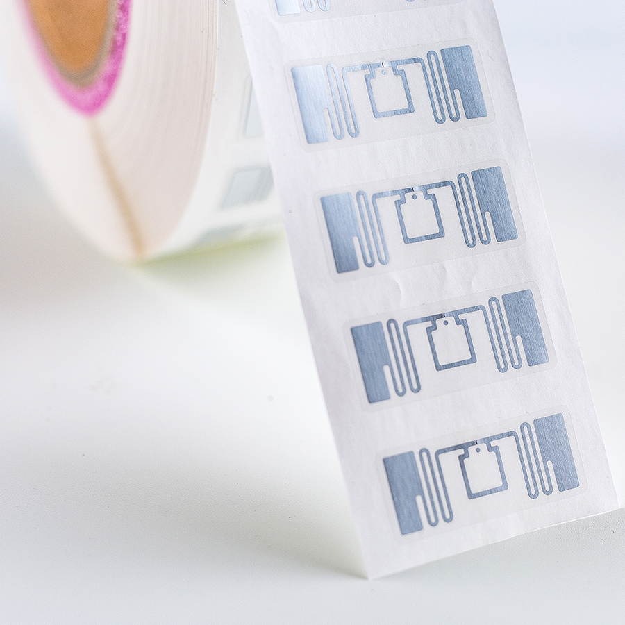 Inventory Tracking 40X15mm 860-960Mhz RFID Label Tag Printable IMPINJ MONZA R6 UHF RFID Sticker manufacture