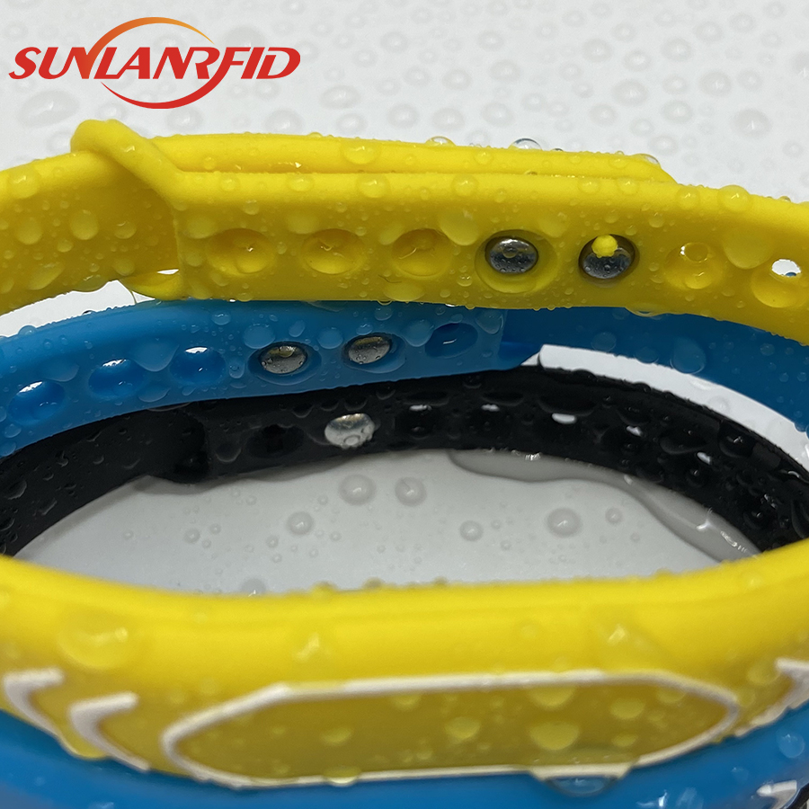 Custom Event Festival Waterproof Adjustable13.56mhz NFC Smart Silicone RFID Wristband Bracelet Door Access Control manufacture