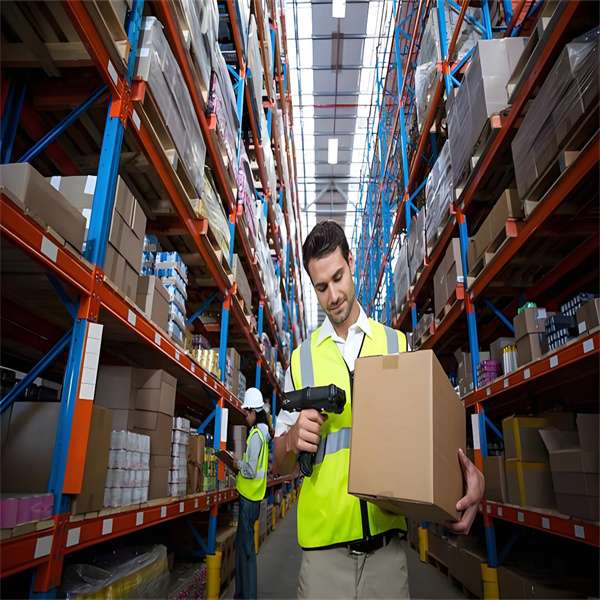 Objevte nejlepší dodavatele oblečení na dropshipping v roce 2021.