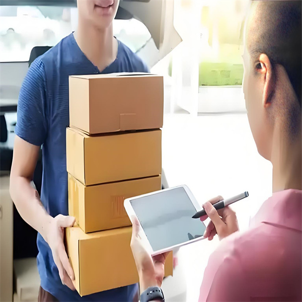 ارفع مستوى عملك إلى المستوى التالي مع خدمات الشحن المباشر الموثوقة من Fulfillman
