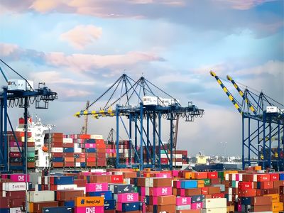 Export nach Afrika: Logistische Herausforderungen und Lösungen für neue Exporteure