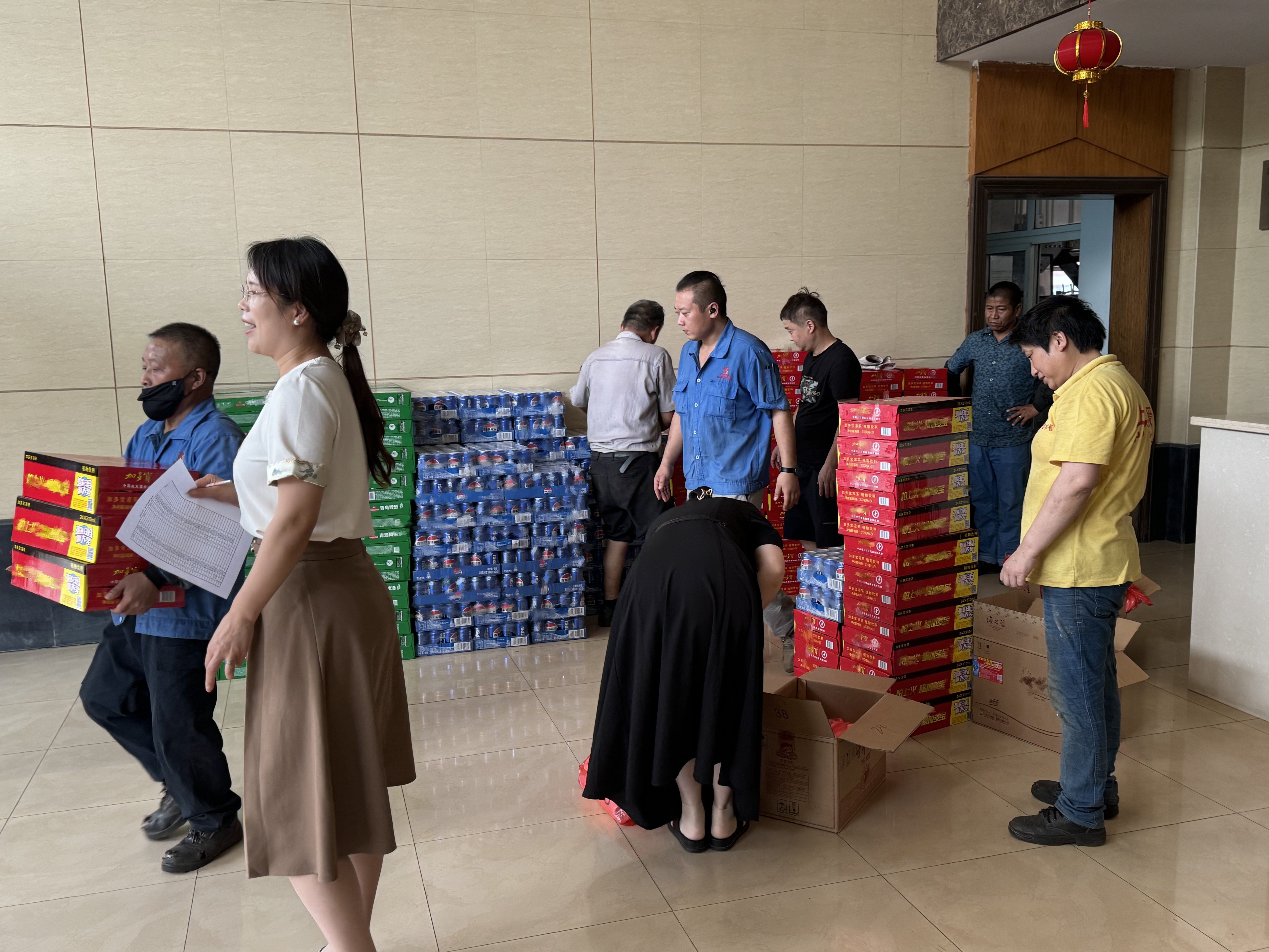 Caring for Employees: Summer Gifts from the Company