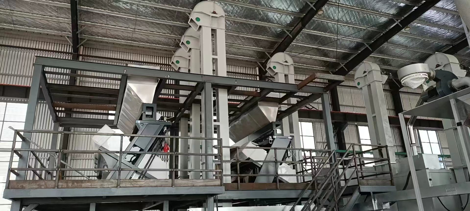 Bucket Lifter factory