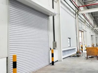 Economize tempo e dinheiro com portas de enrolar isoladas