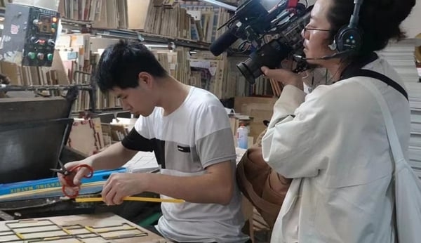 A CCTV Photography Team Visits JINAYON Paper Products Company