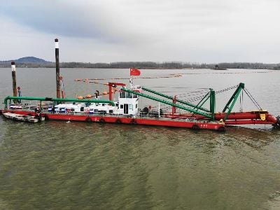Hydraulic vs. Mechanical Dredge Systems: Operational Insights