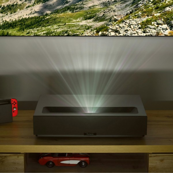 Biến Bất Kỳ Không Gian Nào Thành Rạp Chiếu Phim Tại Nhà Với Máy Chiếu Laser Góc Ngắn Tốt Nhất