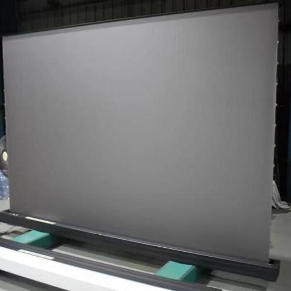 Simplifiez votre installation avec un écran de projecteur automatique