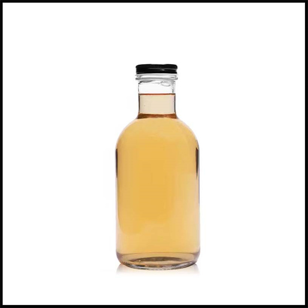 Une bouteille à thé en verre à la fois stylée et fonctionnelle