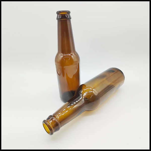 Small beer bottles for a quick and easy indulgence.