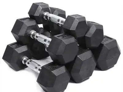 Hoe uw fitnessruimte te organiseren met een halterset en opbergstandaard