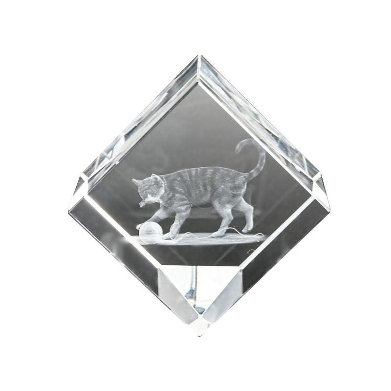 Personal Custom 3d laser engraved crystal Cube Glass Crafts Blank Crystal Block Glass Animals Inside Carving Cube factory