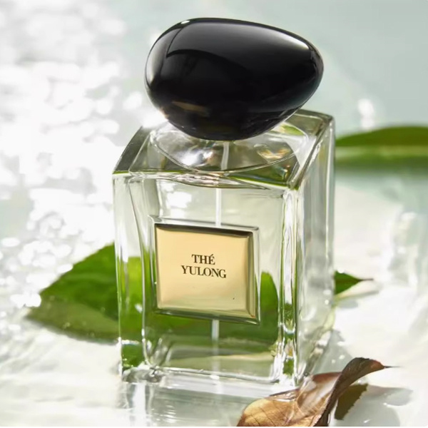 The Role of a Perfume Supplier in Creating Your Signature Scen