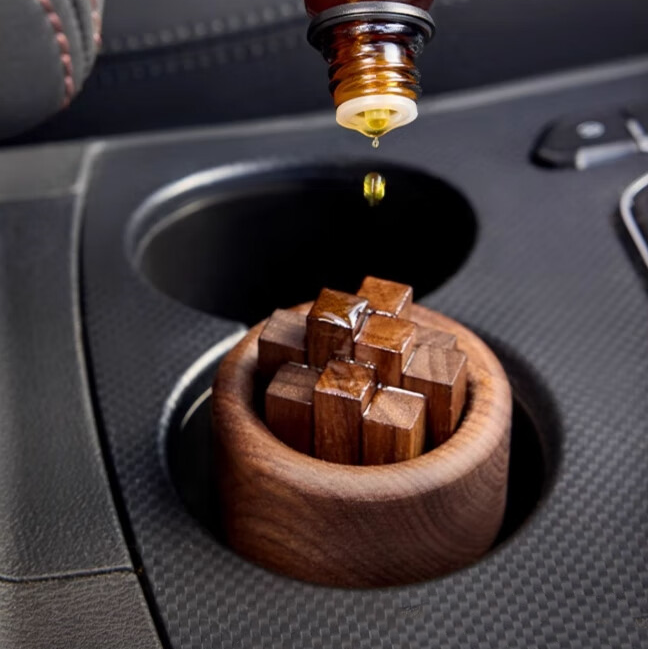 2024 Luxury Custom Air Freshener Essential Oil Wood Fire Perfume Diffuser Forest Fragrance with Free Car Freshener Gift Sets supplier