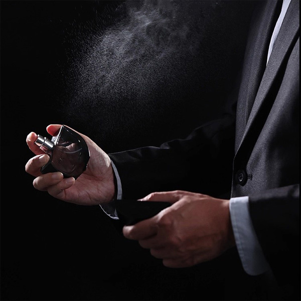 Unlock the power of attraction with men's fragrance