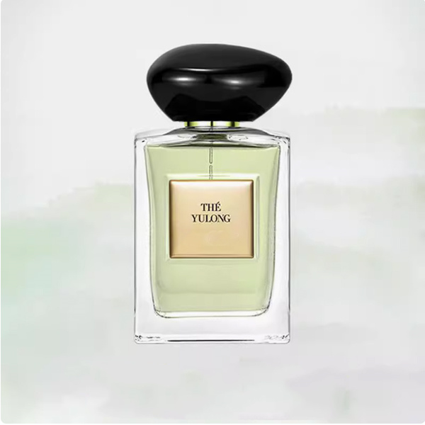 The Benefits of Partnering with a Professional Perfume Supplier