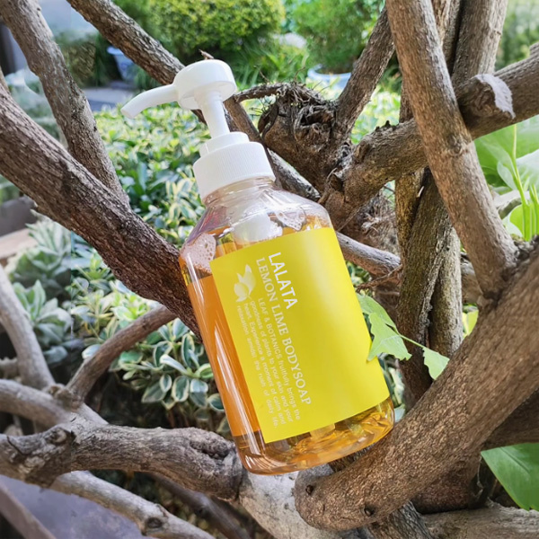 Achieve smooth and hydrated skin with our moisturizing body wash