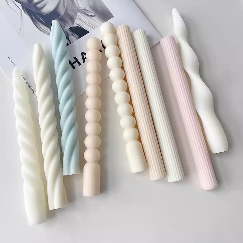 WELNESS Macaron Color Twisted Striped Pillar Party Birthday Christmas Candle Classic Soy Wax Scented Holiday Ornament Candle manufacture