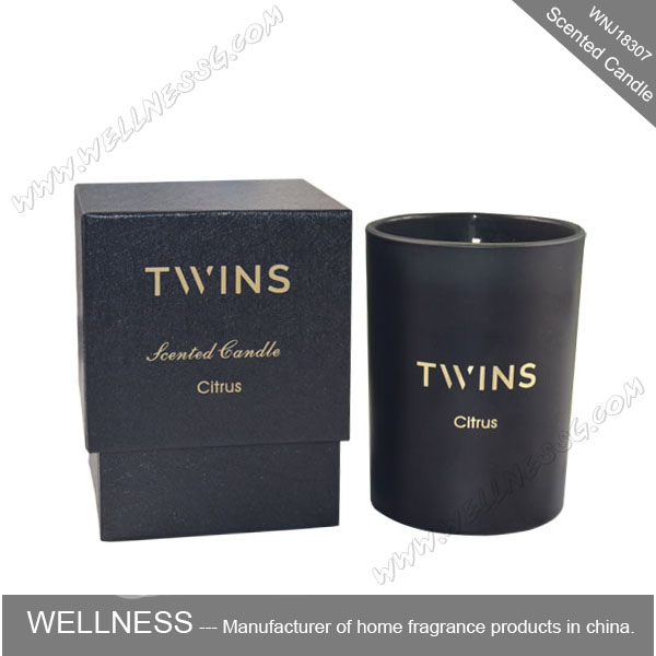 Traditional Chinese rustic style flowers and birds carved scented soy candle details