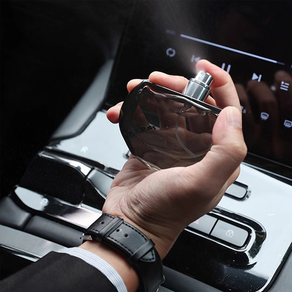Make a lasting impression with premium men's fragrance