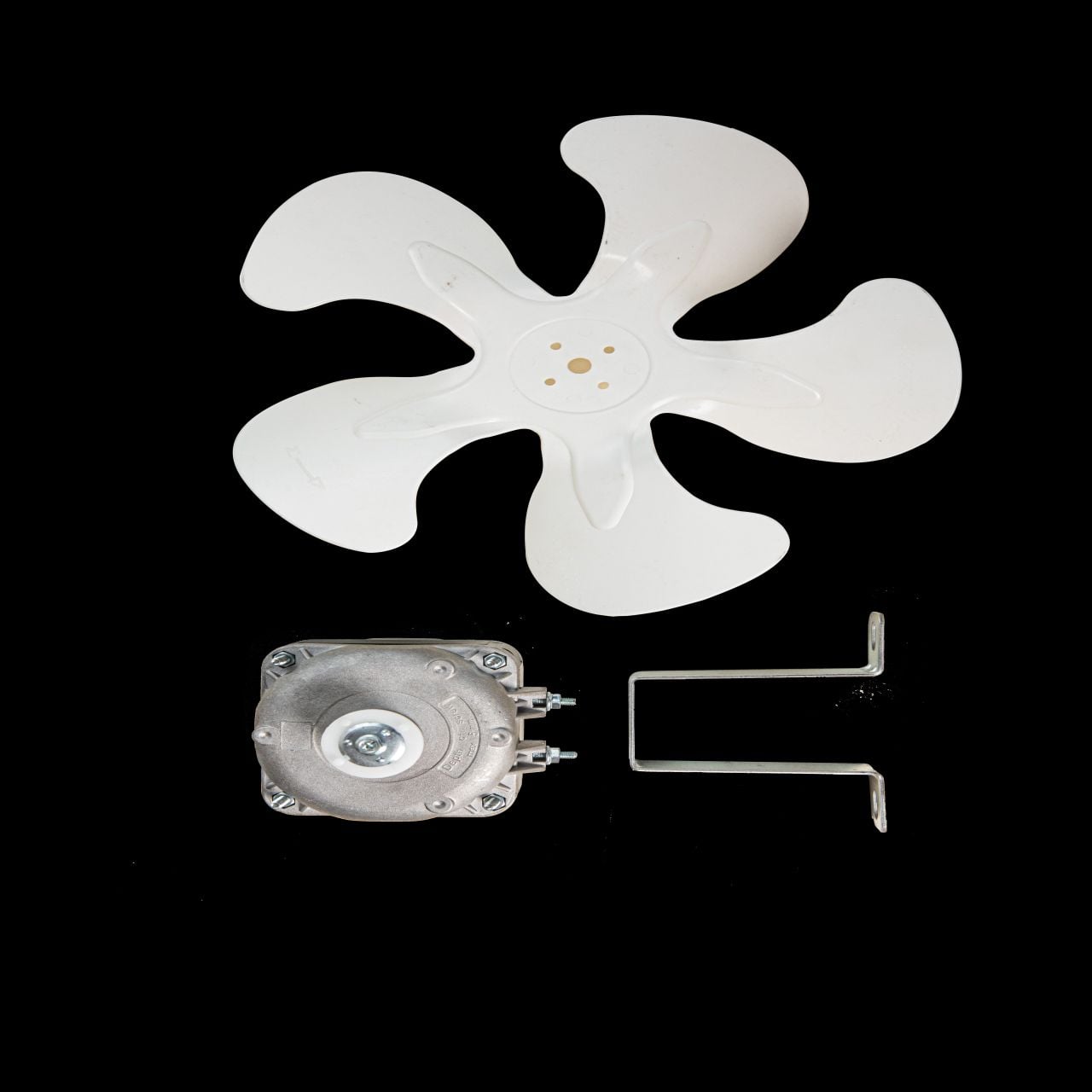 Understanding the role of the condenser fan in maintaining food freshness