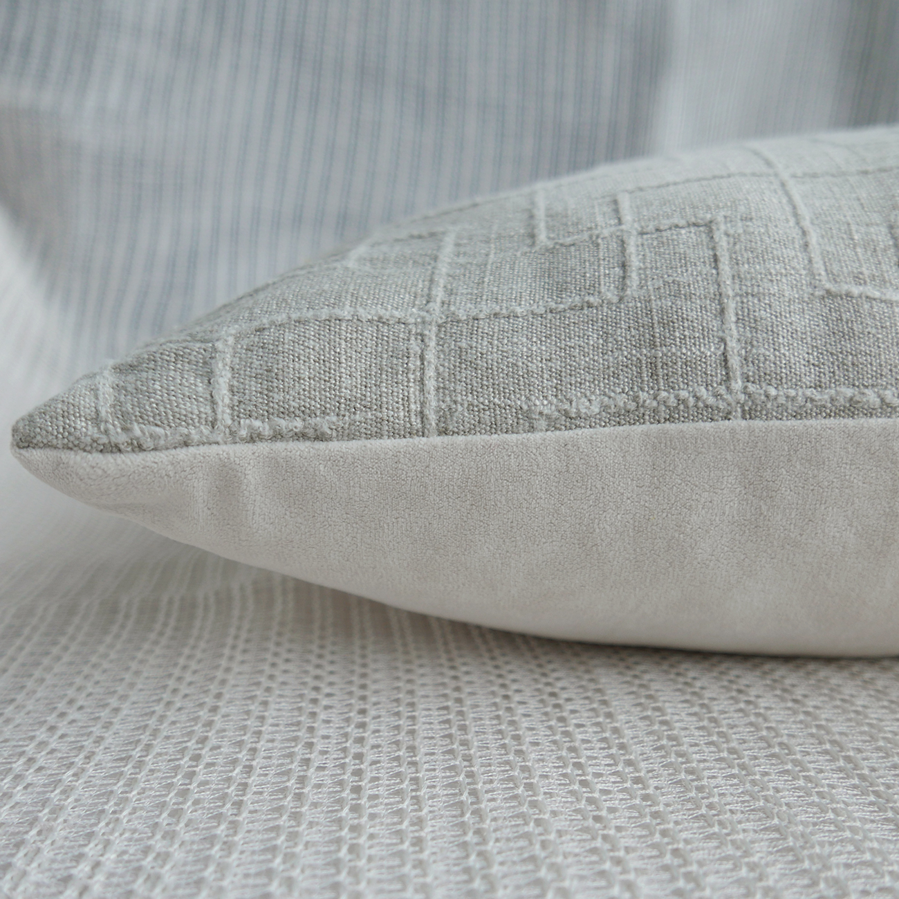 Embossed velvet pillowcase with watermelon red details