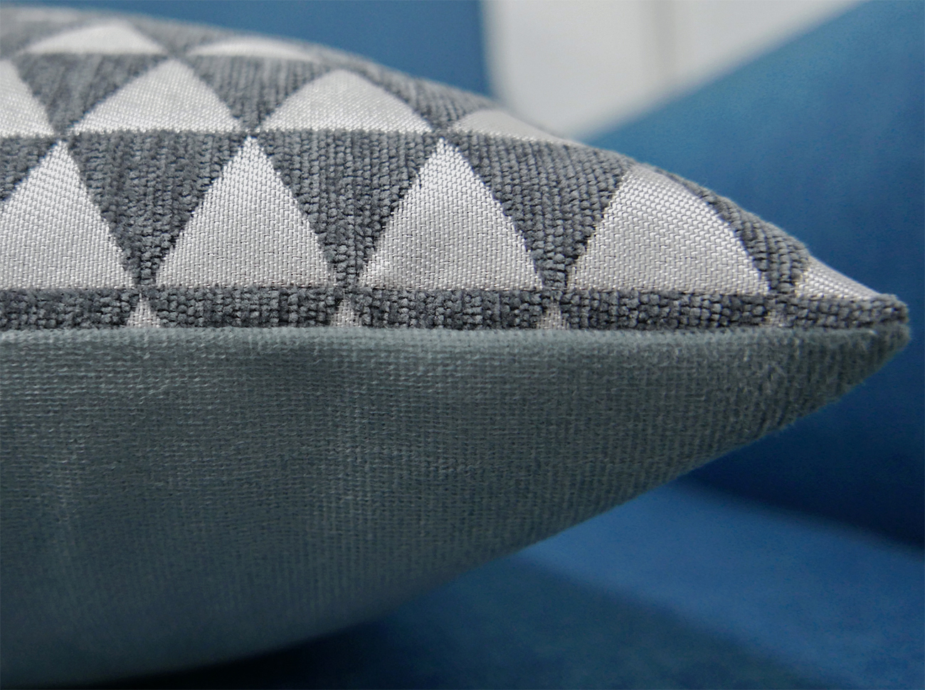 Chenille jacquard cushion cover supplier
