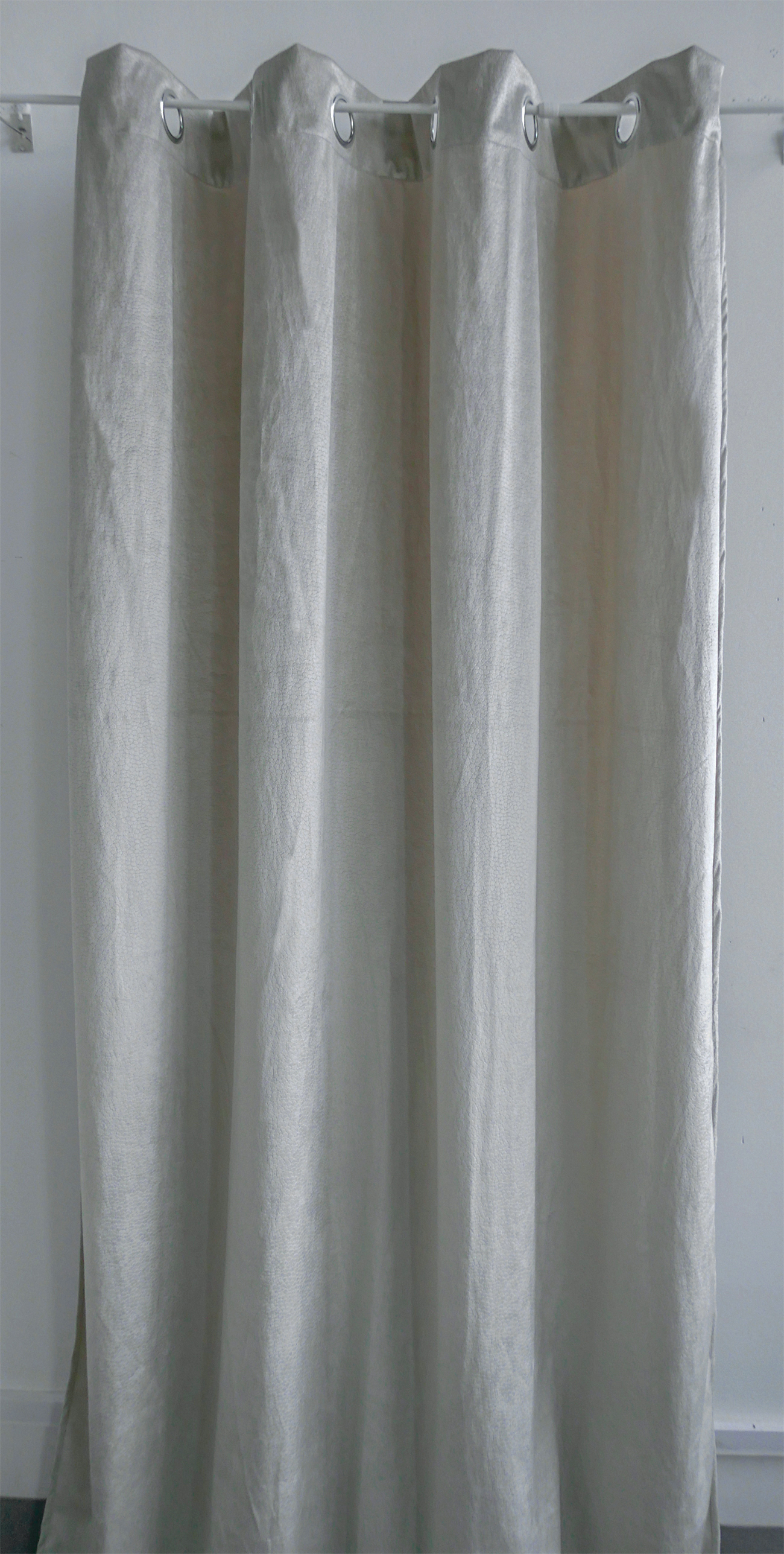 Ultrosonic Embossed velvet Eyelet curtains manufacture