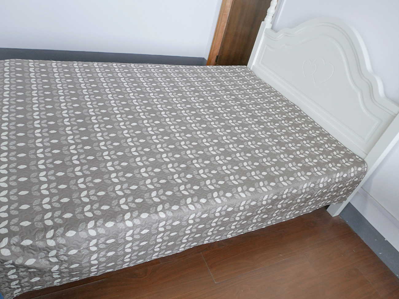Customized Polyester Embossed Quilt supplier