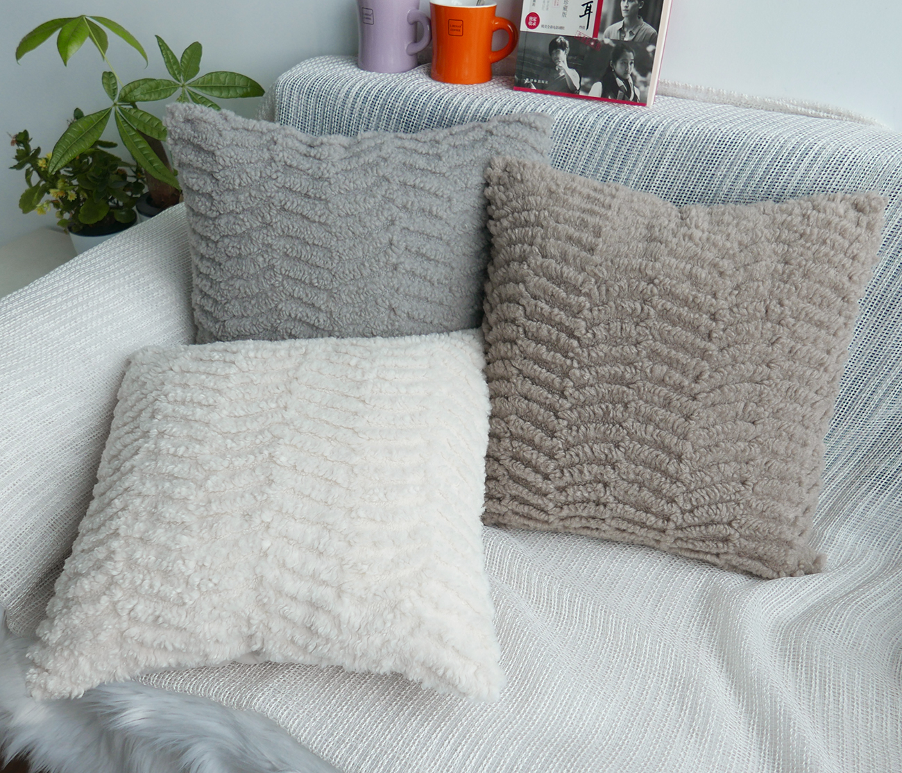 Plush cushion cover supplier