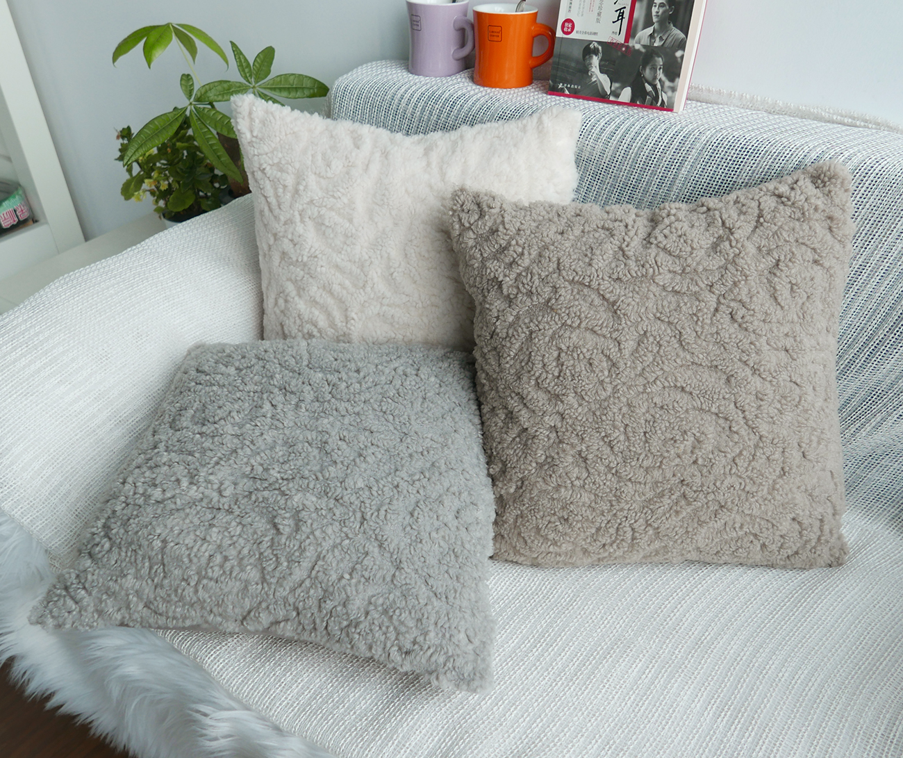 Plush cushion cover supplier