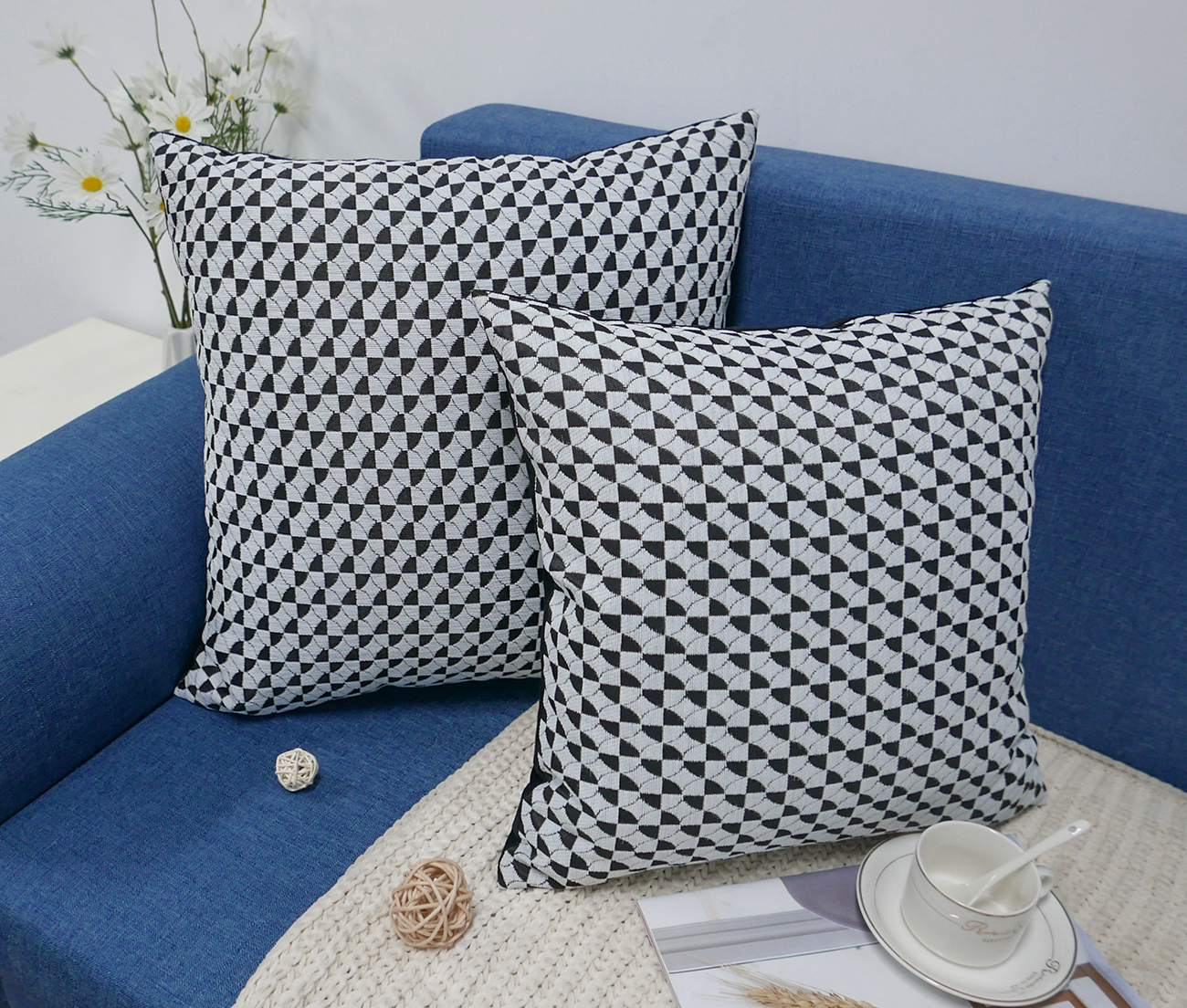 Chenille jacquard cushion cover supplier
