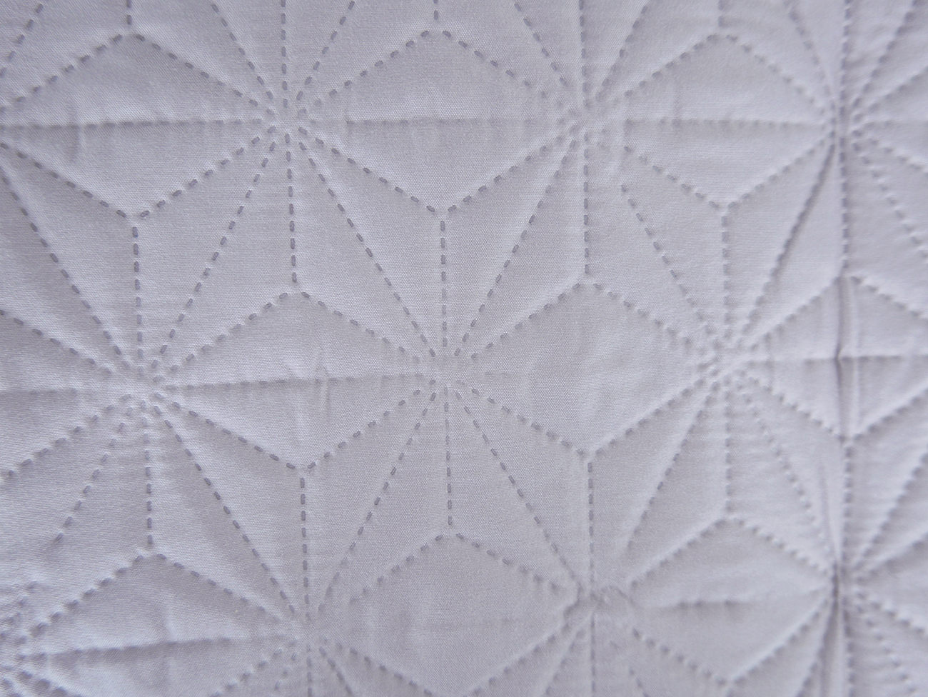 Polyester embossed quilt supplier