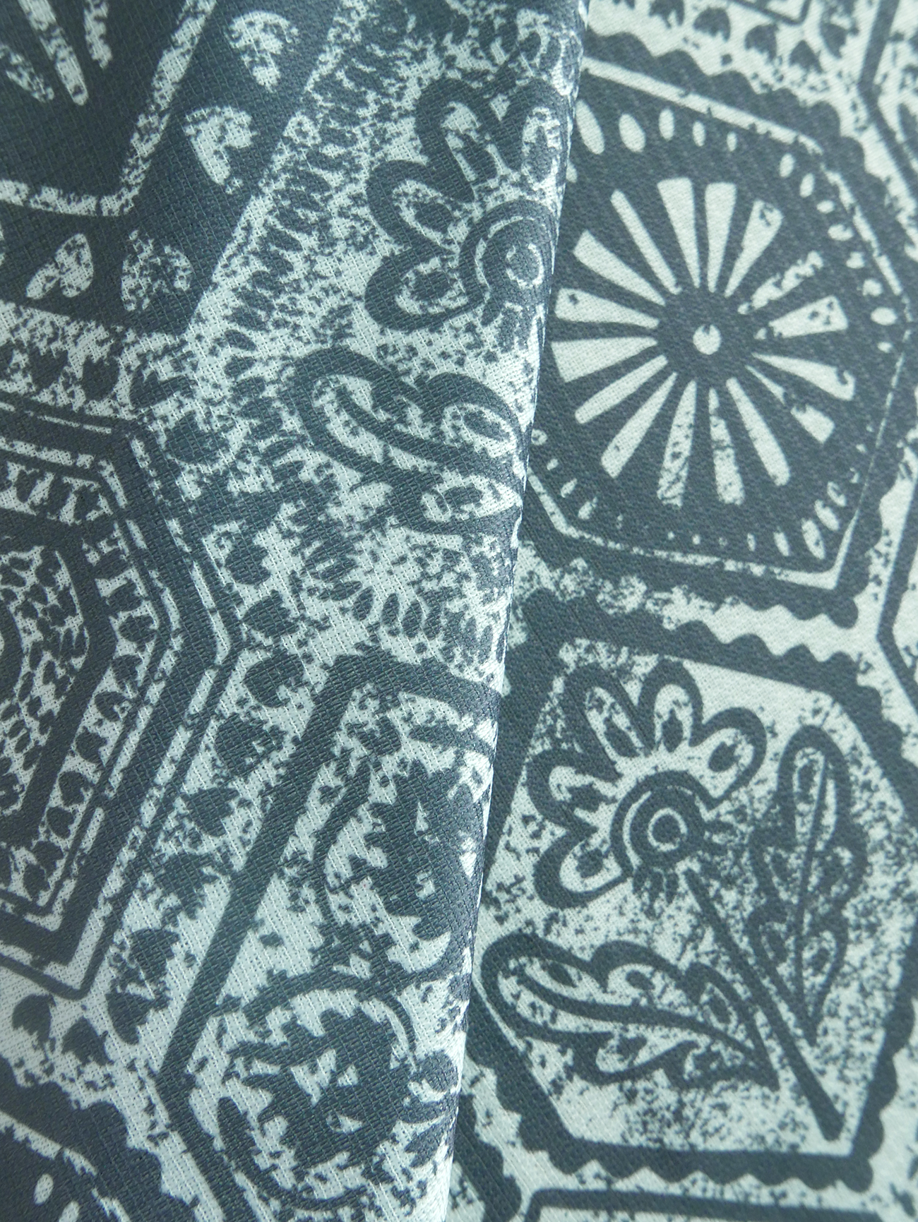 Printed table cloth details