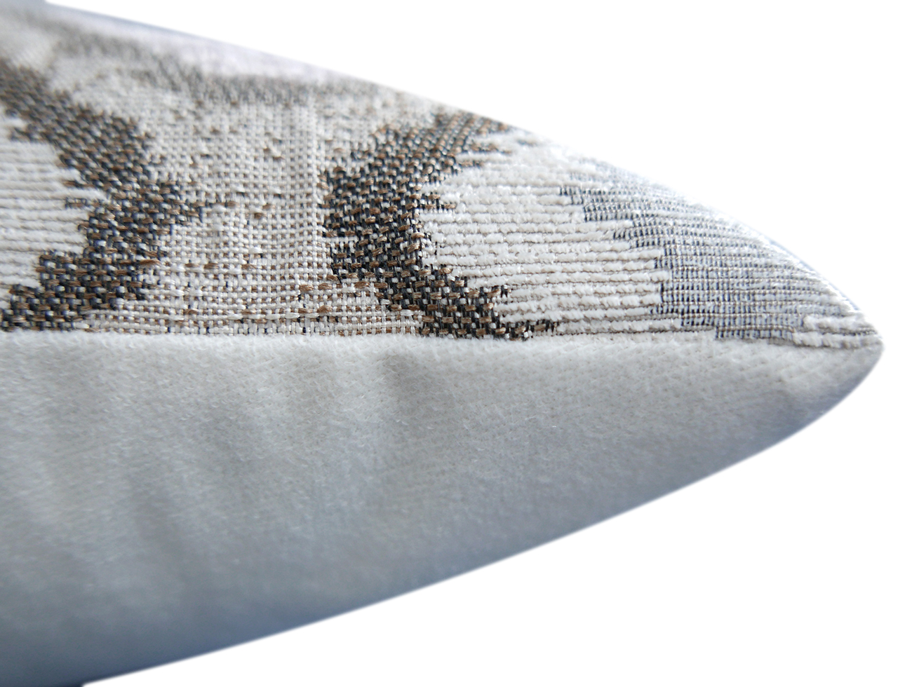Chenille jacquard cushion cover details