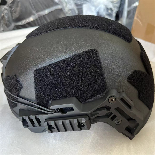 Bleib gerüstet mit dem schnellen taktischen Helm