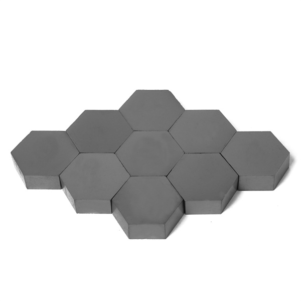 Trotz ihrer Robustheit sind Siliciumcarbid-Keramikplatten erstaunlich leicht, wodurch sie einfach zu handhaben und zu transportieren sind.