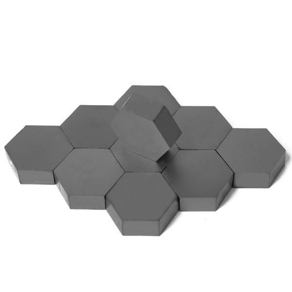 Die einzigartigen Eigenschaften von Siliciumcarbid-Keramikplatten machen sie zu einer hervorragenden Wahl für eine Vielzahl von Anwendungen, von ballistischer Panzerung bis hin zu Schneidwerkzeugen.